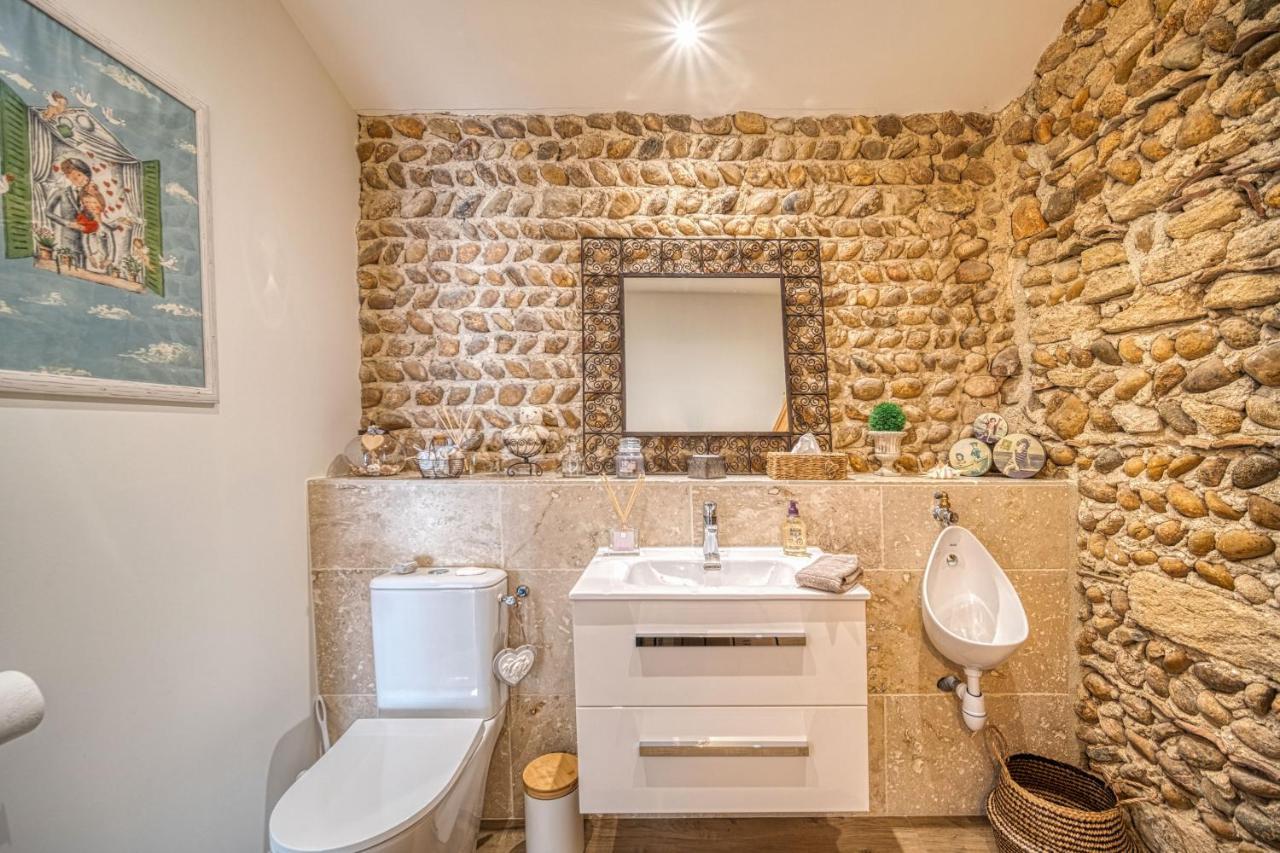 Le Vieux Platane Villa Malissard ภายนอก รูปภาพ